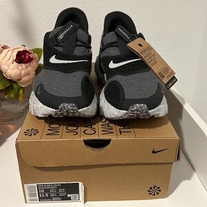 Nike Glide Flyease sneaker